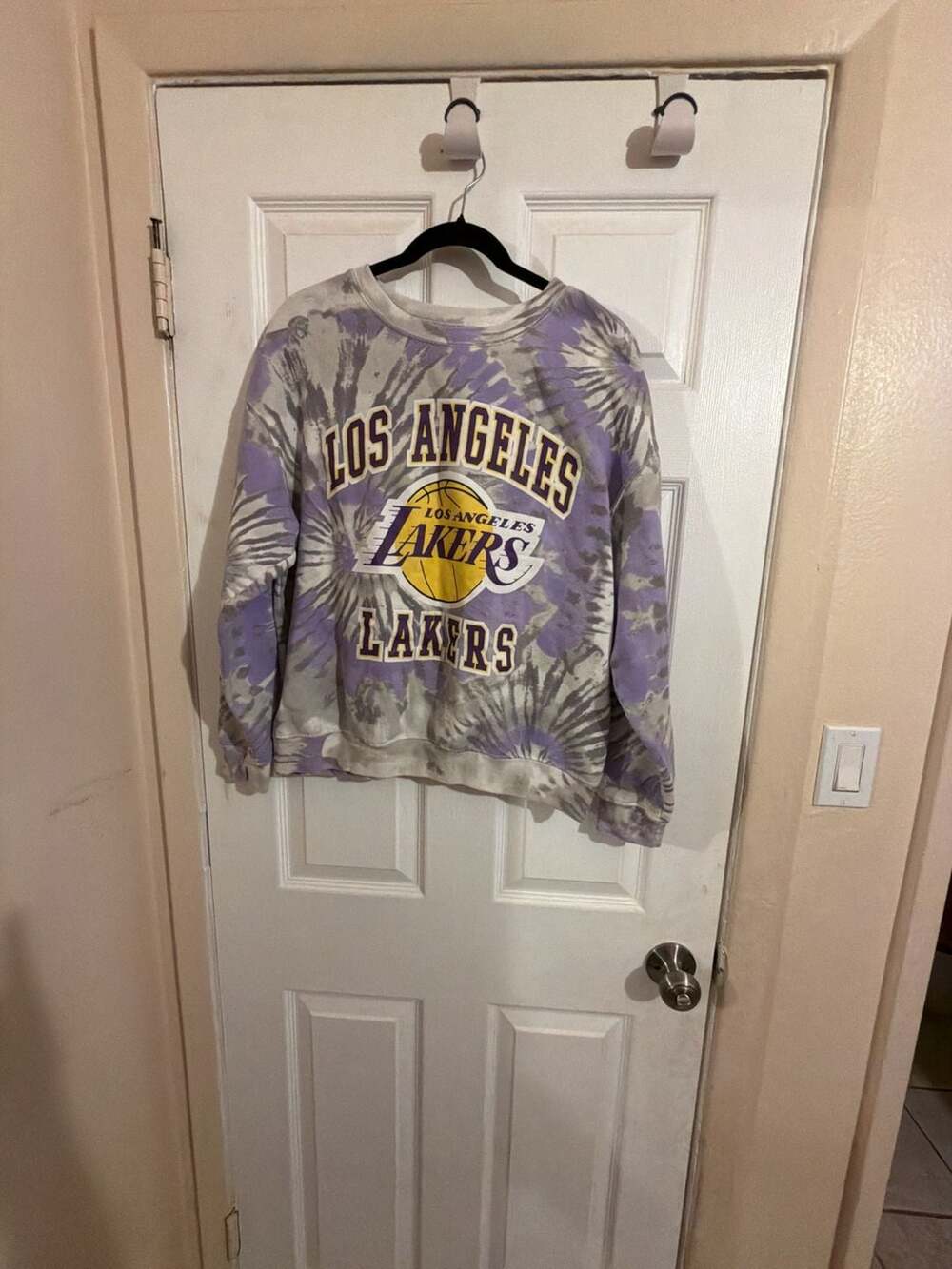 Hybrid & Company Los Angeles Lakers NBA Women's Purple Tie-Dye Crewneck Sweatshi